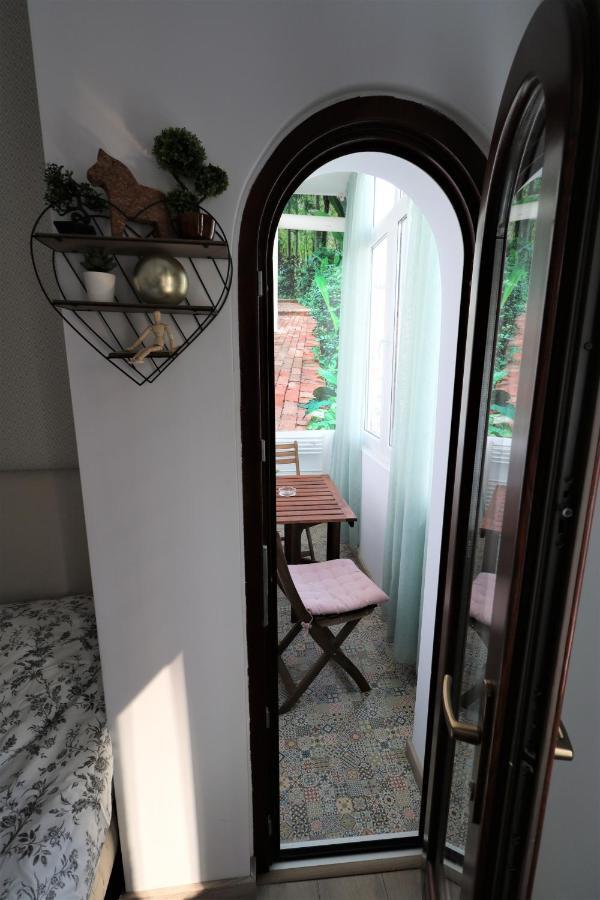 Lovely City Center Apartment - Free Minibar Bucharest Exterior photo