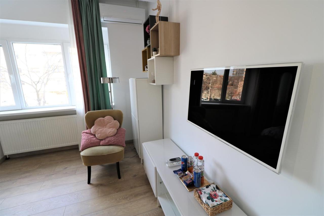 Lovely City Center Apartment - Free Minibar Bucharest Exterior photo