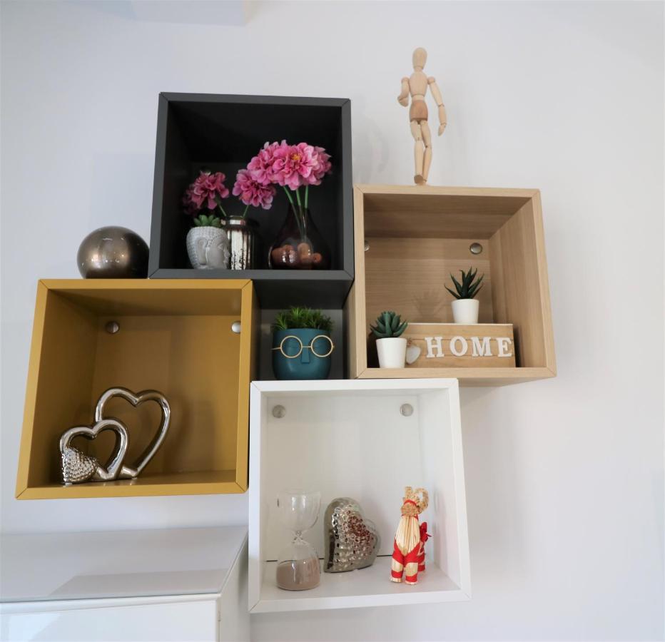 Lovely City Center Apartment - Free Minibar Bucharest Exterior photo