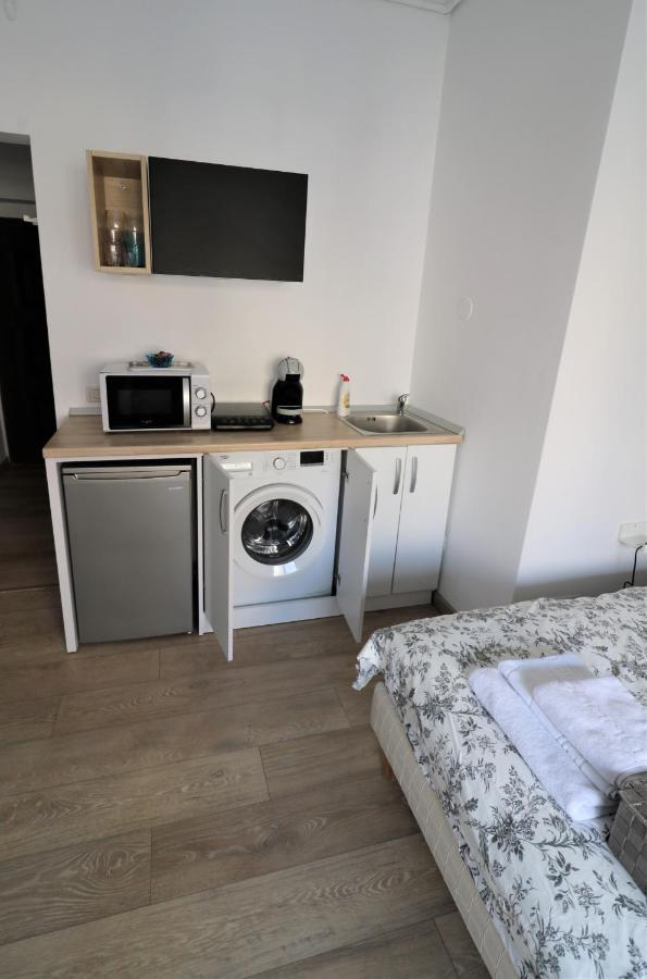 Lovely City Center Apartment - Free Minibar Bucharest Exterior photo
